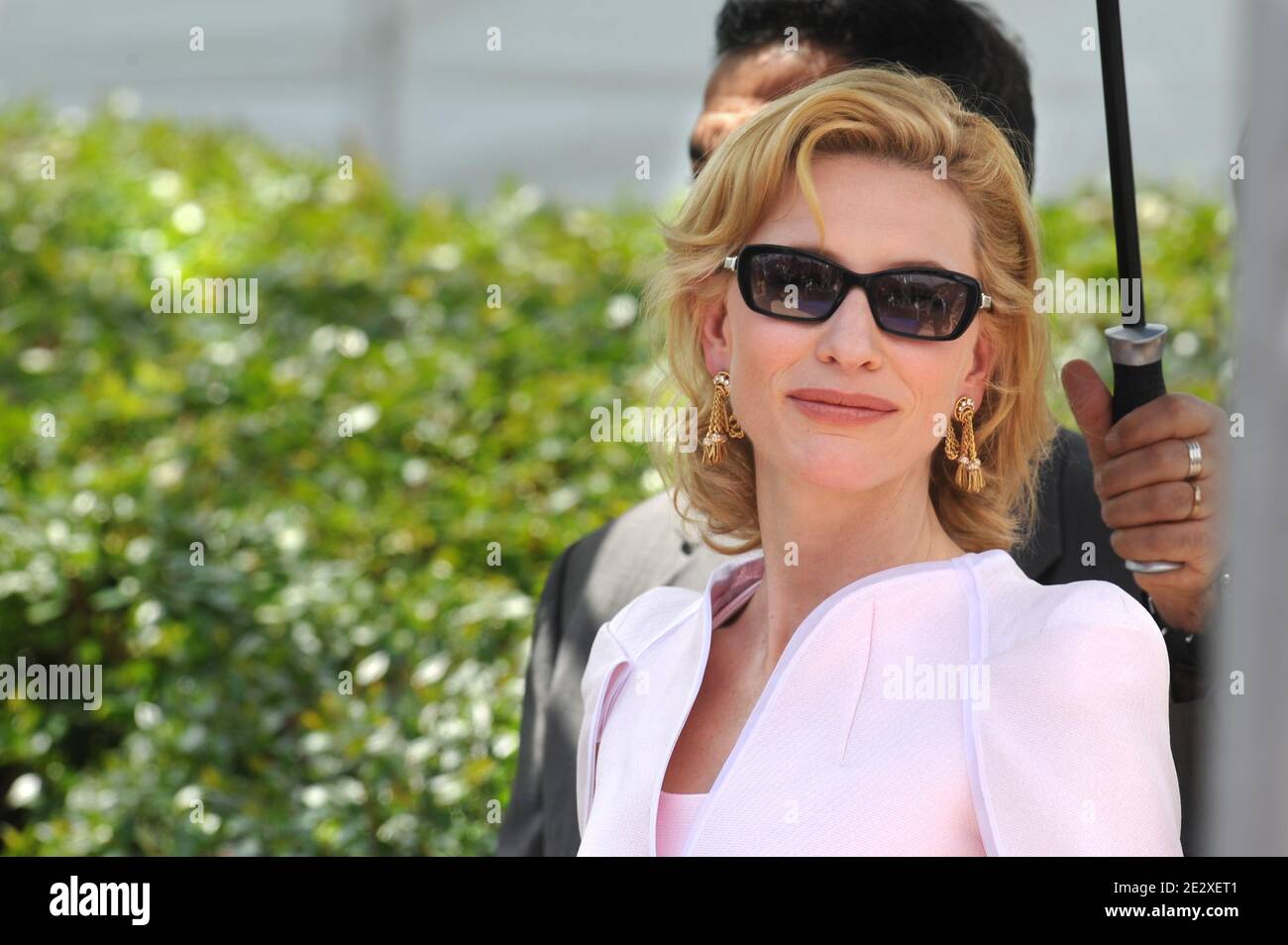 Cate Blanchett posiert bei einer Fotoschau für den Film "Robin Hood" des britischen Regisseurs Ridley Scott, der am 12. Mai 2010 bei den 63. Filmfestspielen von Cannes in Cannes, Südfrankreich, außer Konkurrenz gestellt wurde. Foto von Hahn-Nebinger-Orban/ABACAPRESS.COM Stockfoto