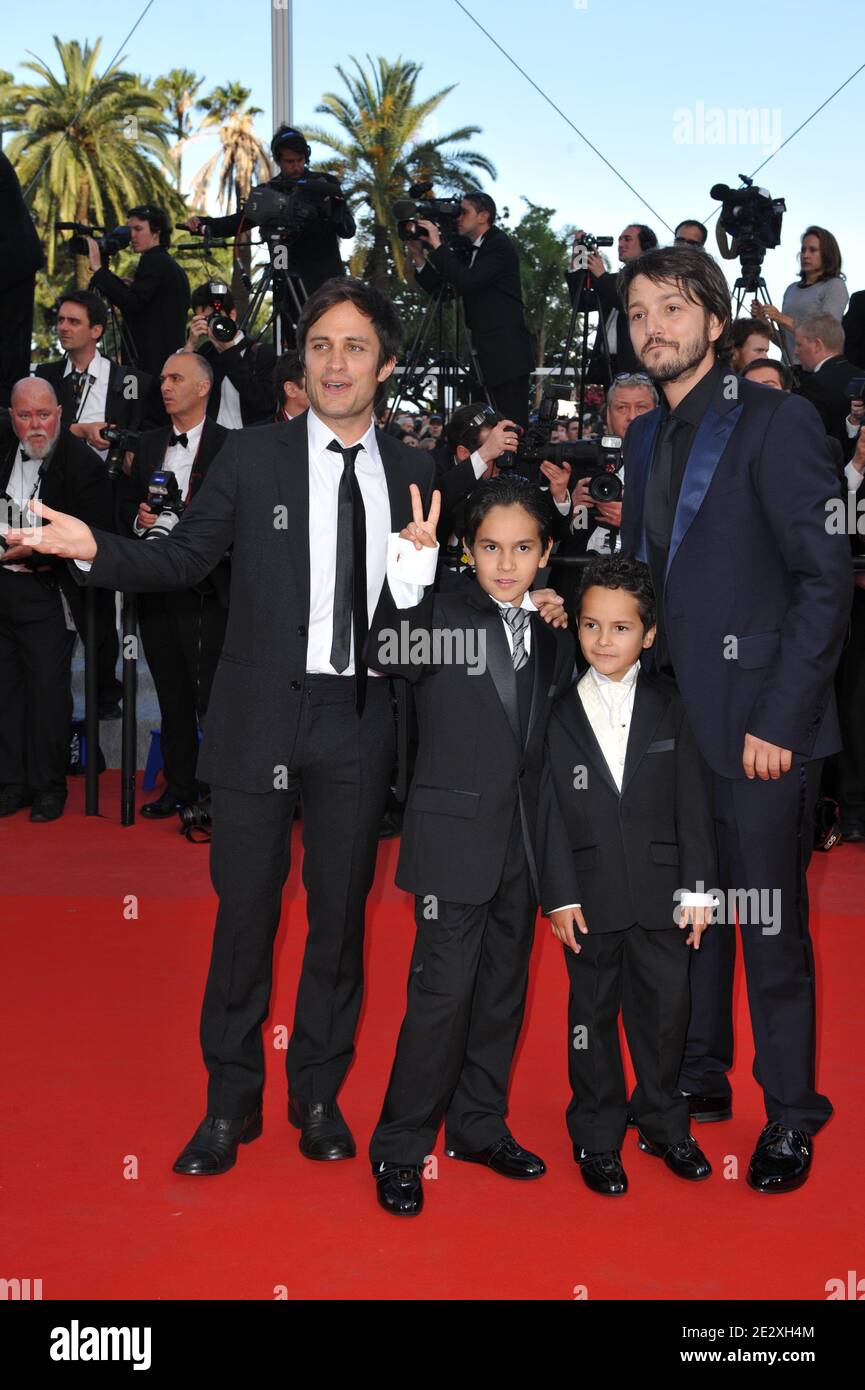Gael Garcia Bernal posieren mit den Darstellern von 'Abel' die Schauspieler Jose Maria Yazpik, Karina Gidi , Christopher Ruiz-Esparza, Gerardo Ruiz-Esparza und Regisseur Diego Luna bei der Premiere von 'Wall Street: Money Never Sleeps' wurde am 14. Mai 2010 während der 63. Filmfestspiele von Cannes in Cannes, Südfrankreich, außer Konkurrenz präsentiert. Foto von Hahn-Nebinger-Orban/ABACAPRESS.COM Stockfoto