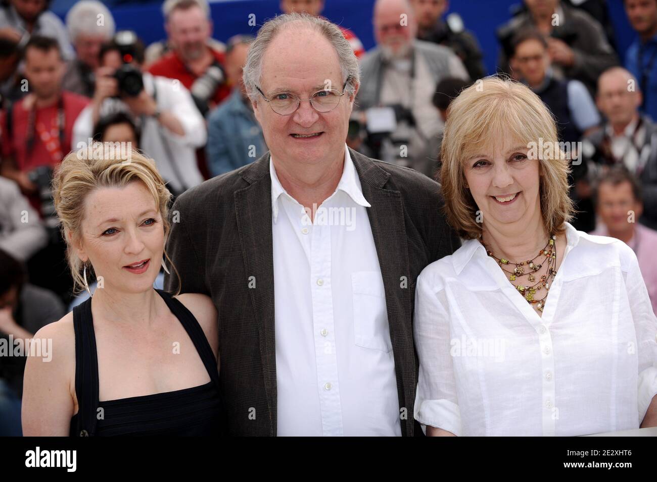 Lesley Manville, Jim Broadbent, Ruth Sheen Teilnahme an der "Another Year" Fotocall während der 63. Cannes Film Festival in Cannes, Frankreich am 15. Mai 2010. Foto von Hahn-Nebinger-Orban/ABACAPRESS.COM Stockfoto