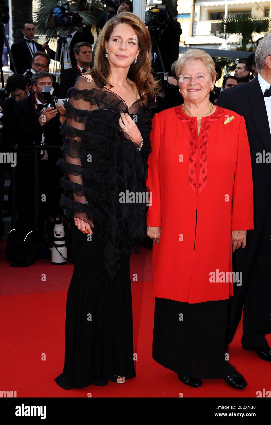 Königin Noor von Jordanien bei der Vorführung von "Biutiful", die am 17. Mai 2010 im Rahmen des 63. Filmfestivals von Cannes in Cannes, Südfrankreich, präsentiert wurde. Foto von Hahn-Nebinger-Orban/ABACAPRESS.COM Stockfoto