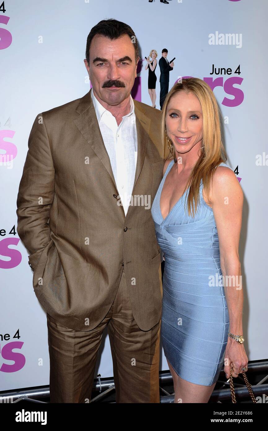 'Tom Selleck nimmt an der Premiere von Lionsgates ''Killers'' Teil, die in den Arclight Cinemas in Hollywood stattfand. Los Angeles, 1. Juni 2010. (Im Bild: Tom Selleck, Jillie Mack). Foto von Lionel Hahn/ABACAPRESS.COM' Stockfoto