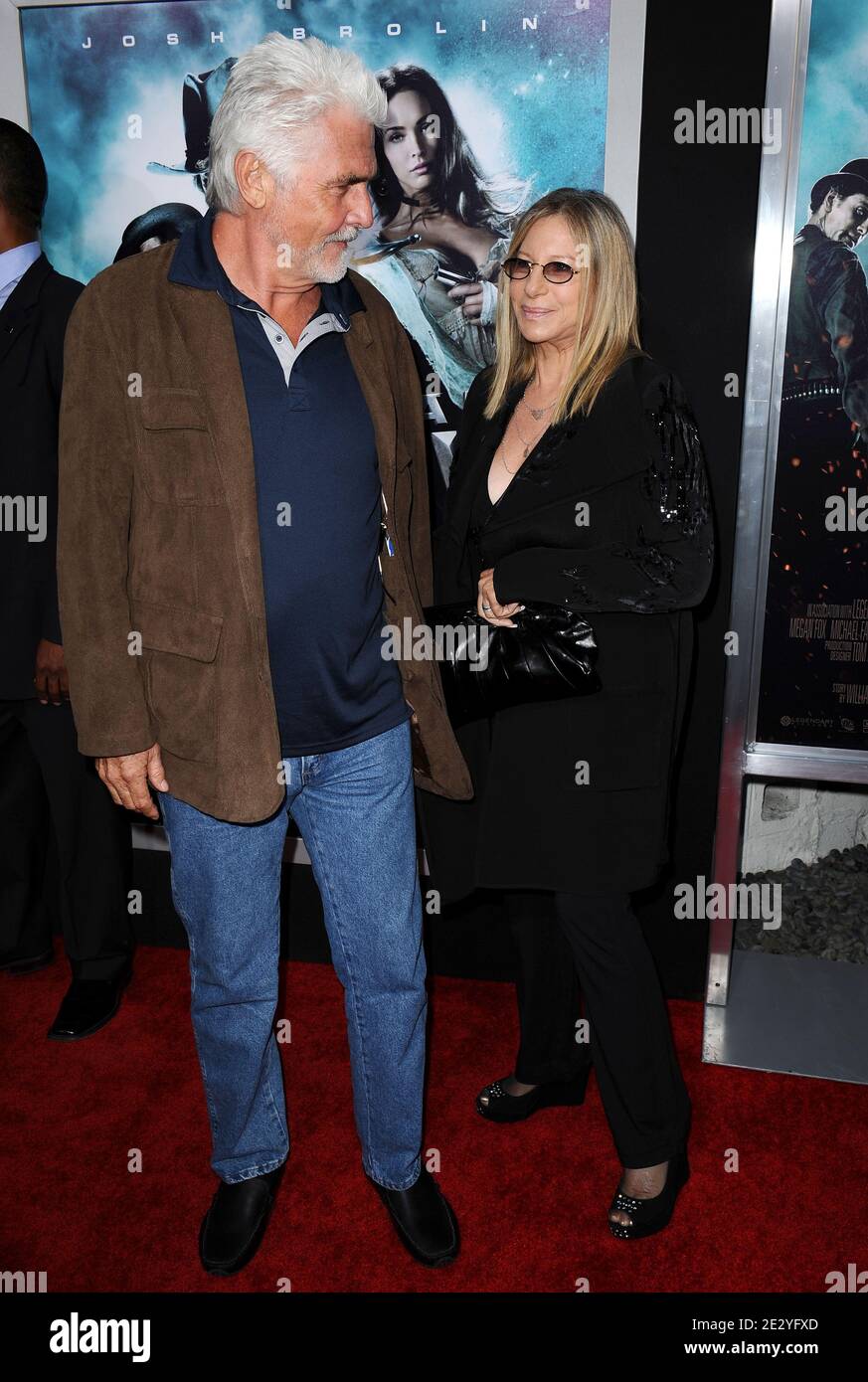 James Brolin und Barbra Streisand kommen zur Premiere von Warner Bros' 'Jonah Hex' am 17. Juni 2010 in den Arclight Cinemas in Los Angeles, CA, USA. Foto von Lionel Hahn/ABACAPRESS.COM Stockfoto