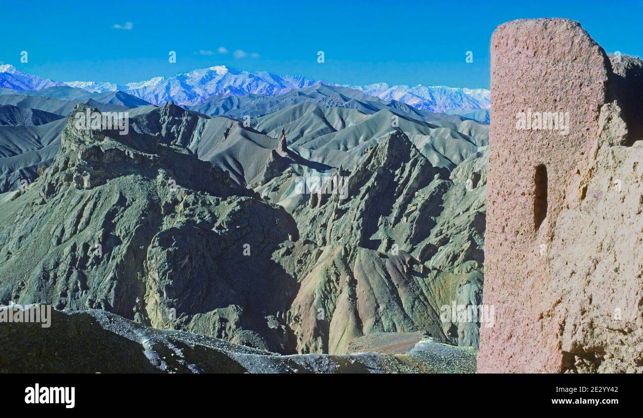 Rote Stadt und zerklüftete Landschaft Bamyan Valley Afghanistan Stockfoto