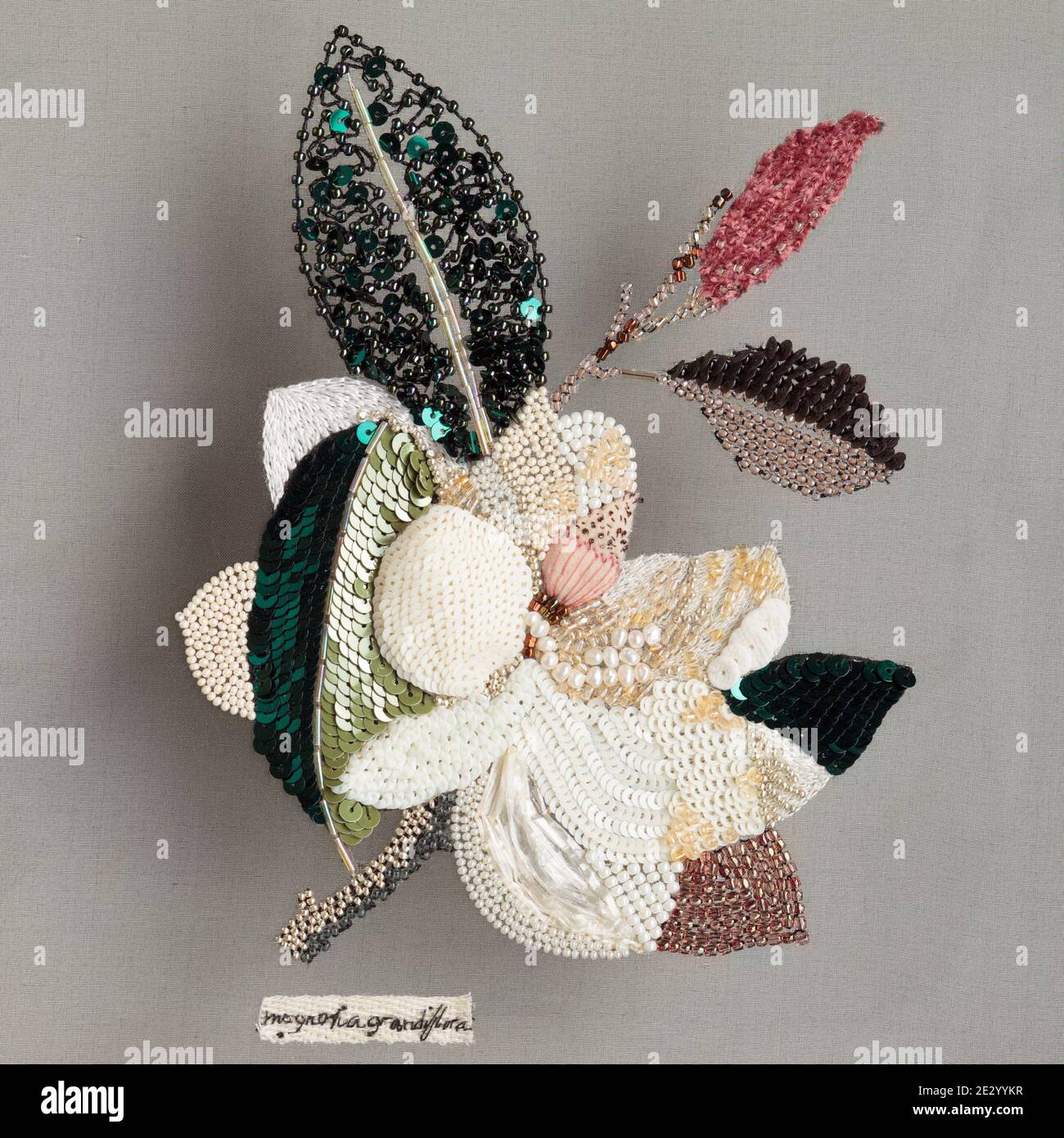 Couture Stickerei von Pfingstrose. Stillleben mit Blumen Stockfoto