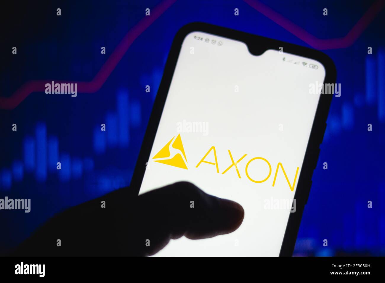 Brasilien. Januar 2021. In diesem Foto Illustration das Axon Enterprise Logo auf einem Smartphone-Bildschirm angezeigt Credit: SOPA Images Limited/Alamy Live News Stockfoto