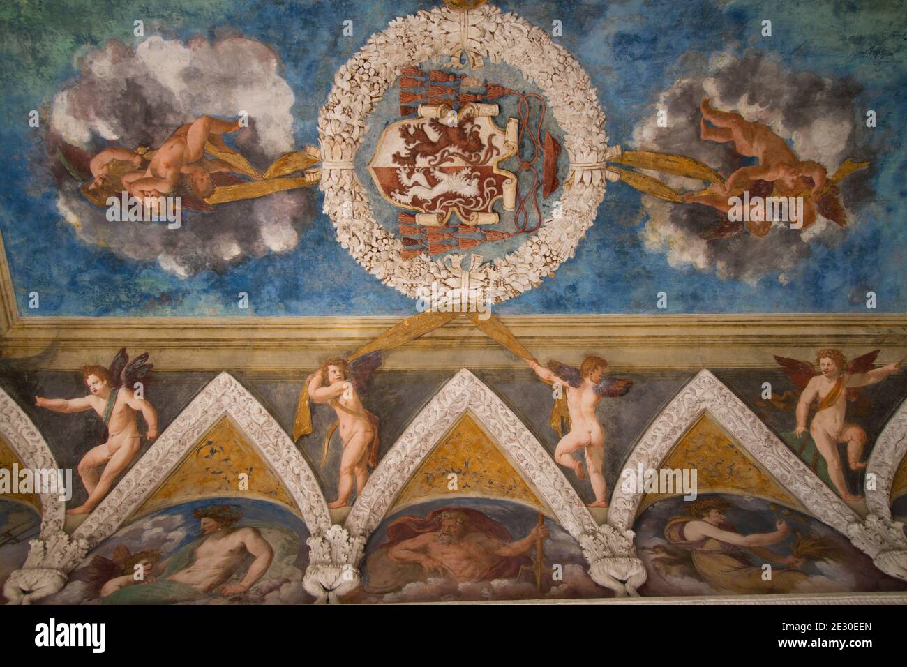 Blick auf die Gemälde im Schloss Buonconsiglio in Trient. Trient, Trient, Trentino-Südtirol, Italien, Europa. Stockfoto