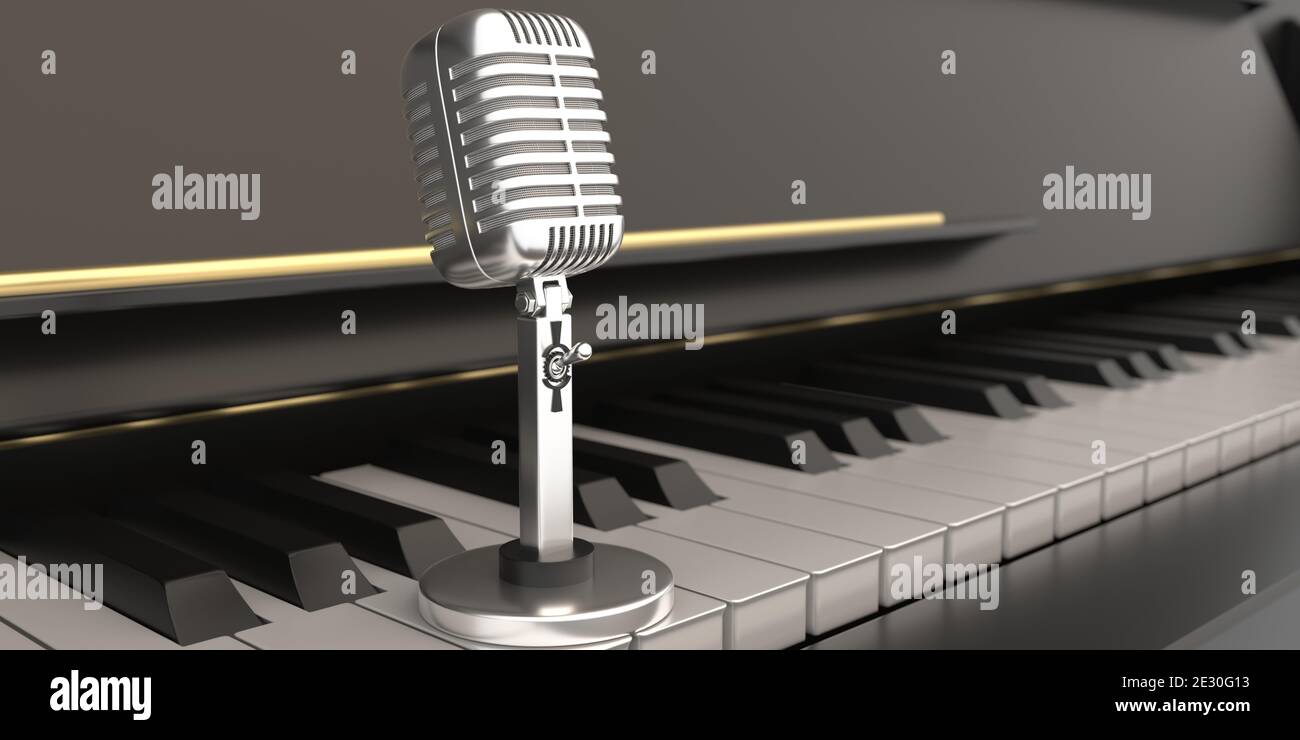 Retro-Mikrofon auf Piano-Tastatur Hintergrund. Live-Performance durch Metall-Mikrofon, Musikinstrument, Kontakt mit dem Publikum, professionelle Präsentation. Stockfoto