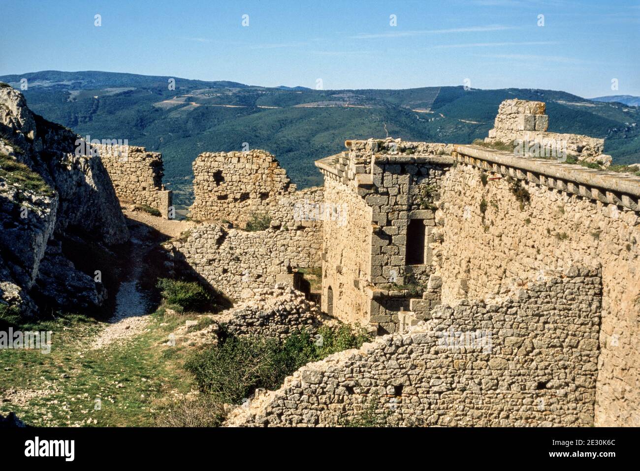 Chateau Peyrepertuse Schloss Katharer in der französischen Pyrenäen Gemeinde von Duilhac-sous-Peyrepertuse im Département Aude Stockfoto