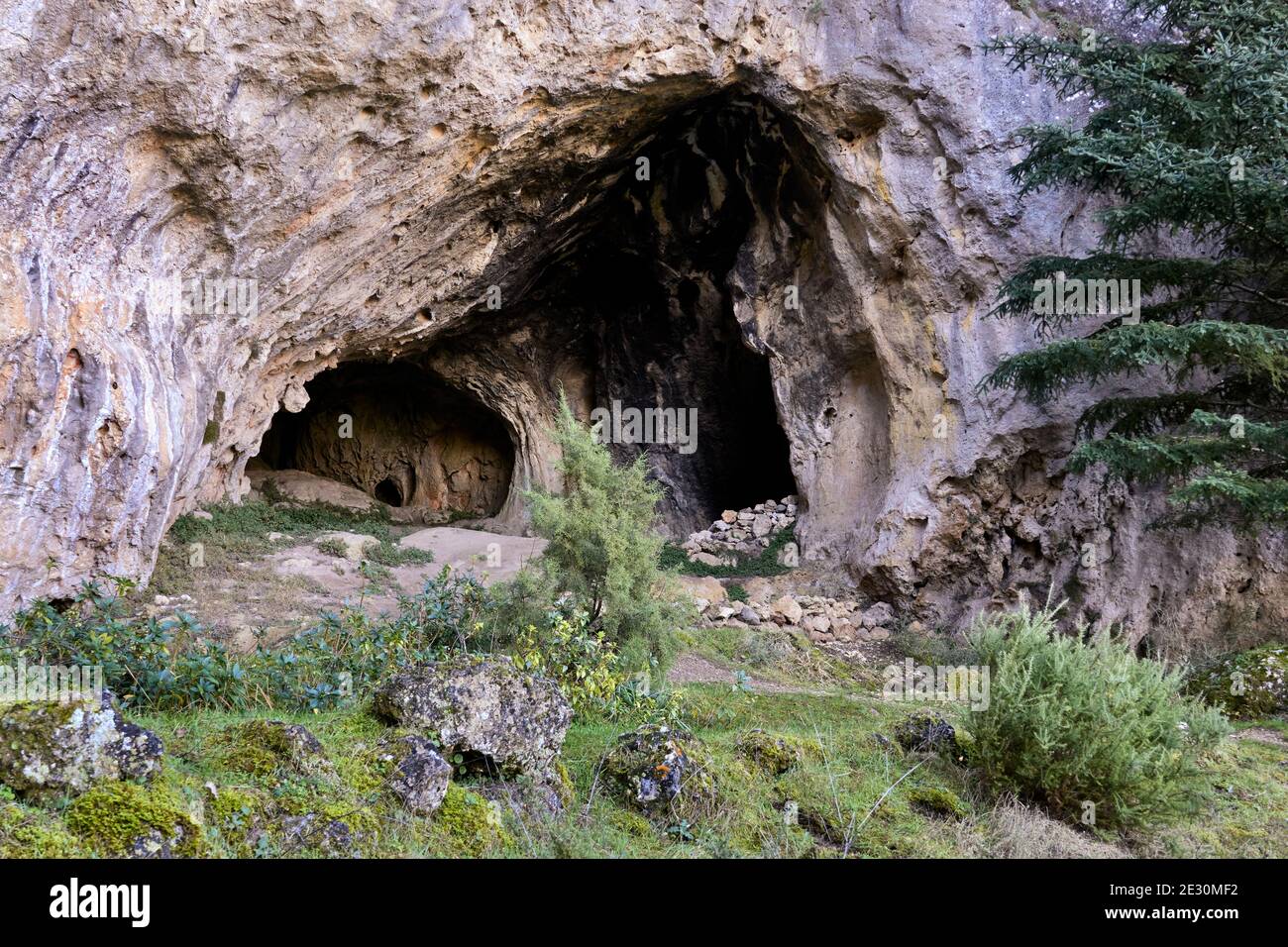 Wasserhöhle im Nationalpark Sierra de las Nieves in Malaga. Andalusien, Spanien Stockfoto