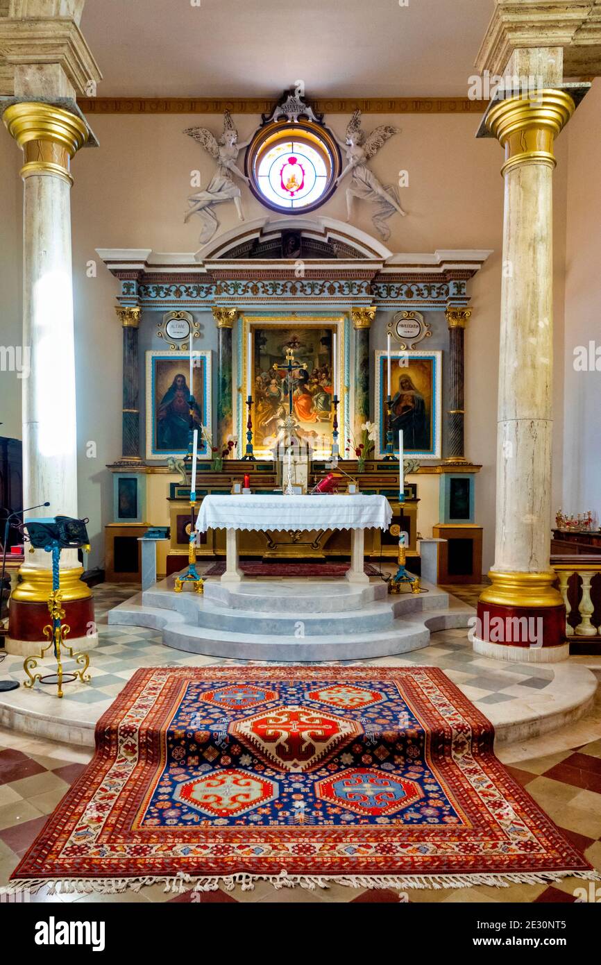 Innenraum der Kirche San Salvatore in Silvi Paese, Italien Stockfoto