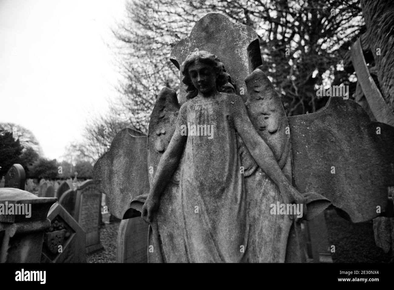 Alter viktorianischer Friedhof und Grabstein Stockfoto