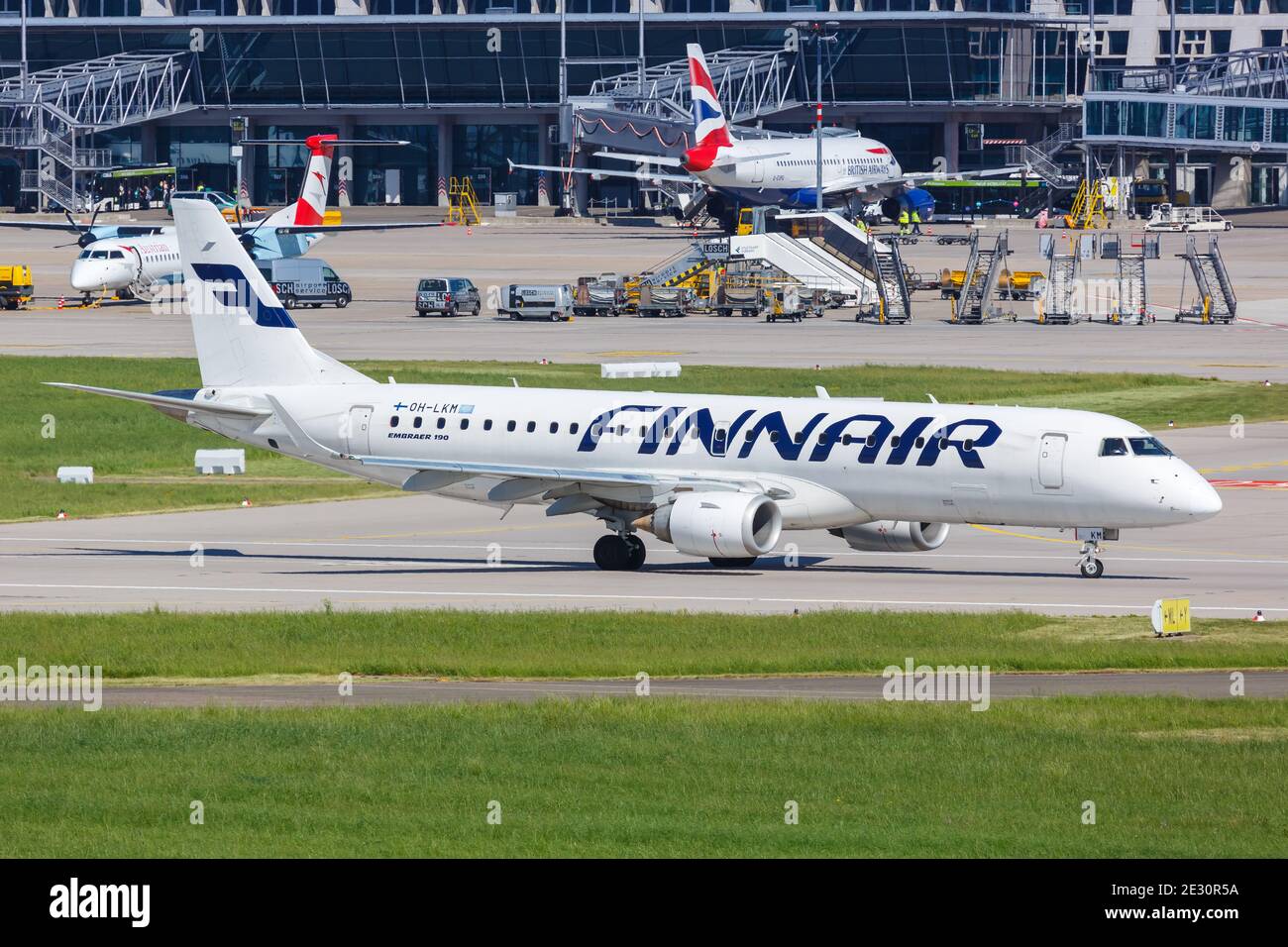 Stuttgart, 8. Mai 2018: Finnair Embraer 190 am Flughafen Stuttgart (STR) in Deutschland. Stockfoto