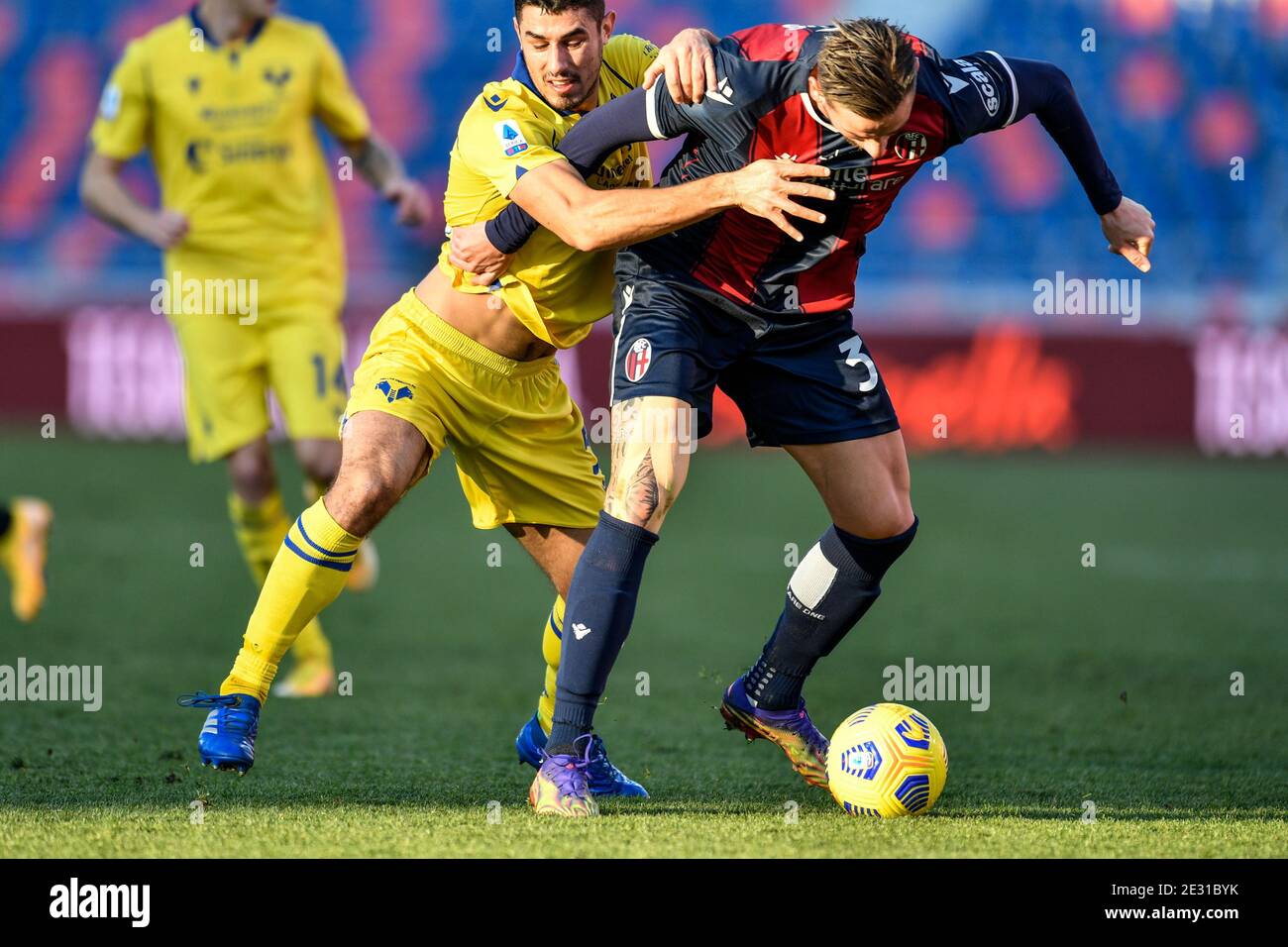 16. Januar 2021, Bologna, Italien: Bologna, Italien, Dall&#39;Ara Stadion, 16. Januar 2021, Foul von Mattias Svanberg (Bologna FC) während Bologna FC gegen Hellas Verona - Italienische Fußball Serie A Spiel (Bildnachweis: © Alessio Marini/LPS via ZUMA Wire) Stockfoto