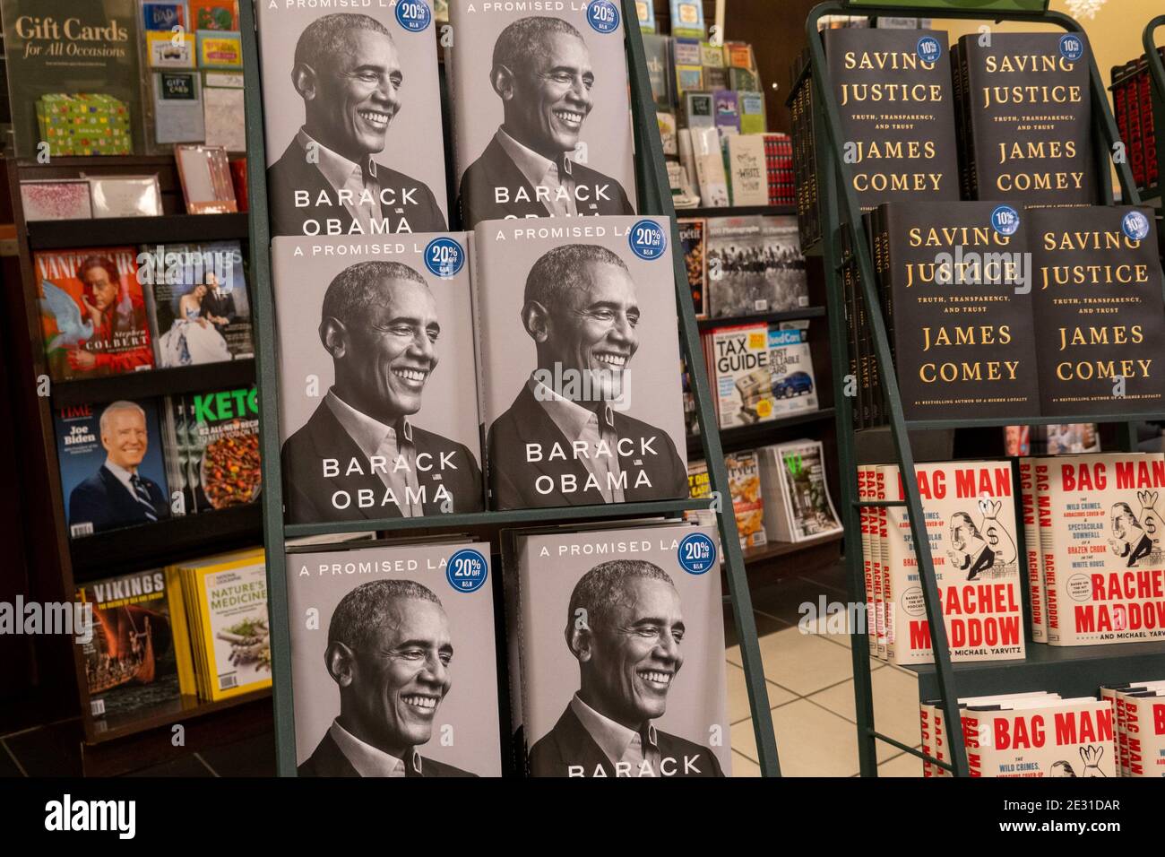 Hardbound Books werden in einem Einzelhandelsgeschäft in den USA angezeigt Stockfoto