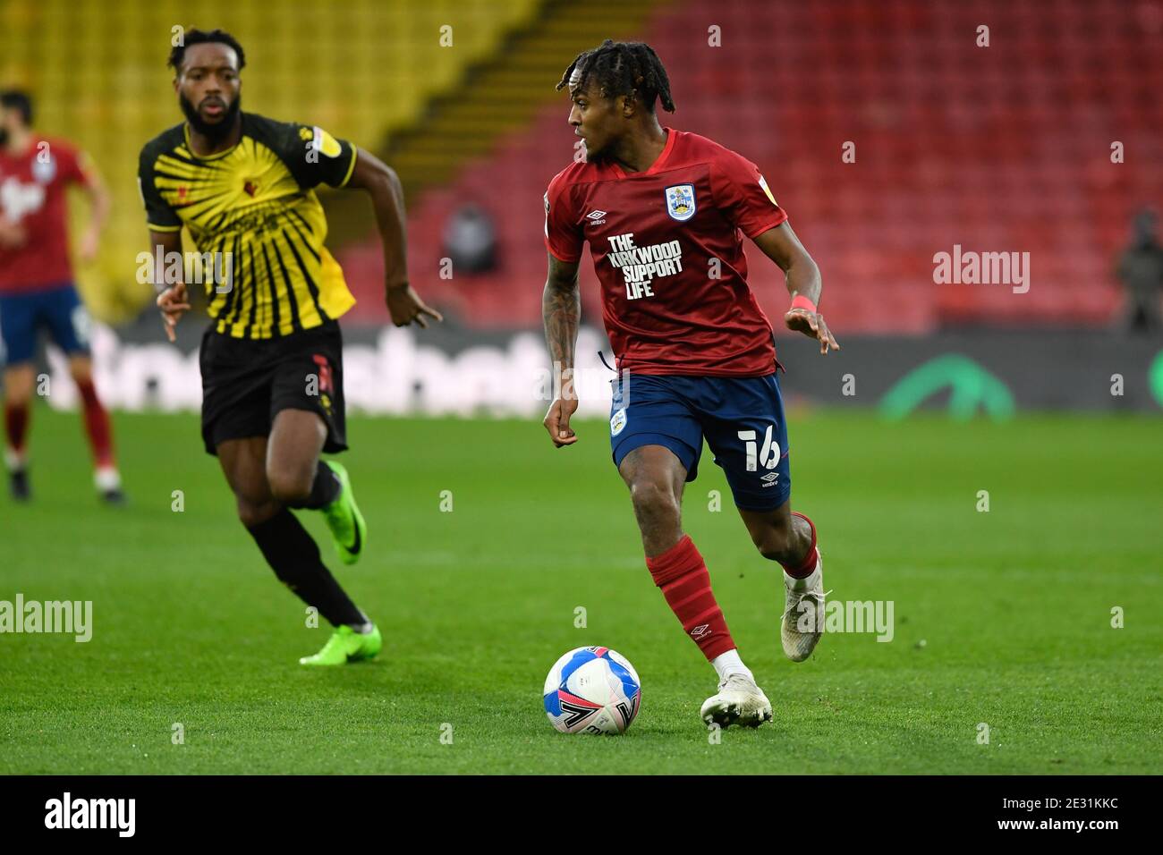 London, Großbritannien. Januar 2021. Charlie Wyke von Sunderland erzielt das zweite Tor seines Spielers vor AFC Wimbledon Torhüter Connal Trueman im Sky Bet League 1 Spiel in Plough Lane, London Bild von Daniel Hambury/Focus Images/Sipa USA 16/01/2021 Kredit: SIPA USA/Alamy Live News Stockfoto