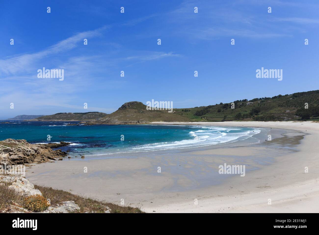 Strand von Soesto (Praia de Soesto), der Leuchtturmweg von Laxe nach Arou, Galicien, La Coruña, Spanien Stockfoto