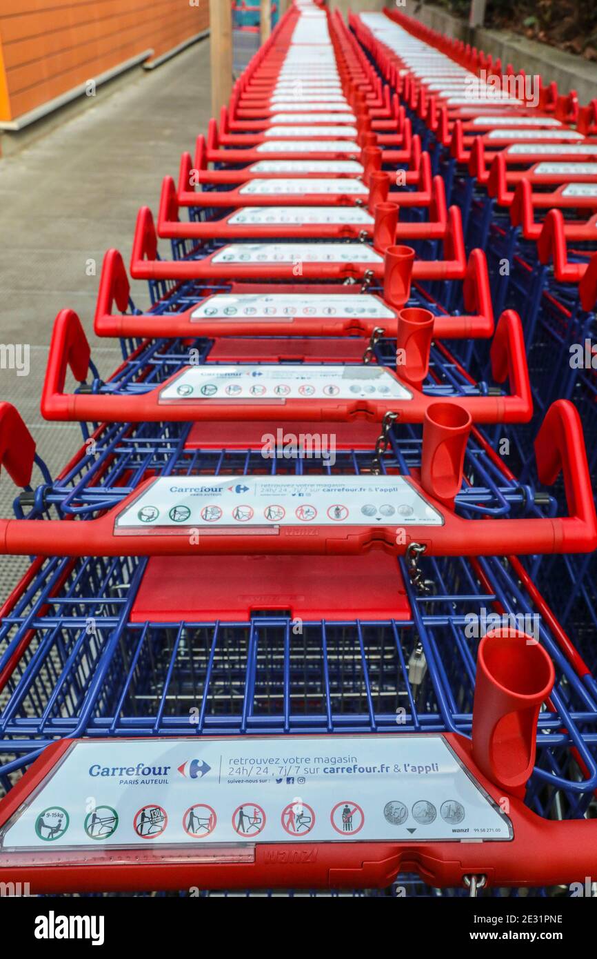 CARREFOUR HYPERMARKET, PARIS Stockfoto