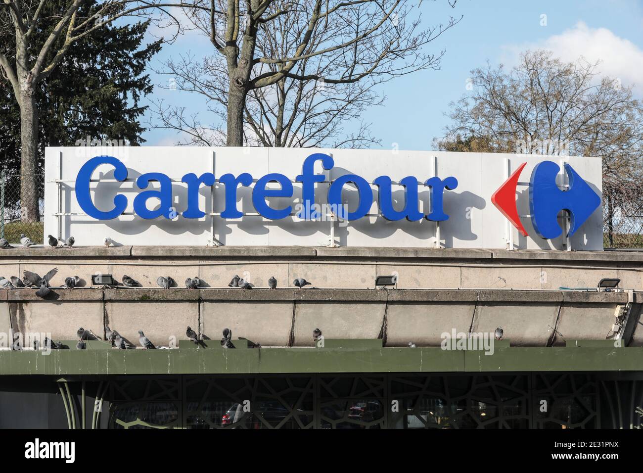 CARREFOUR HYPERMARKET, PARIS Stockfoto