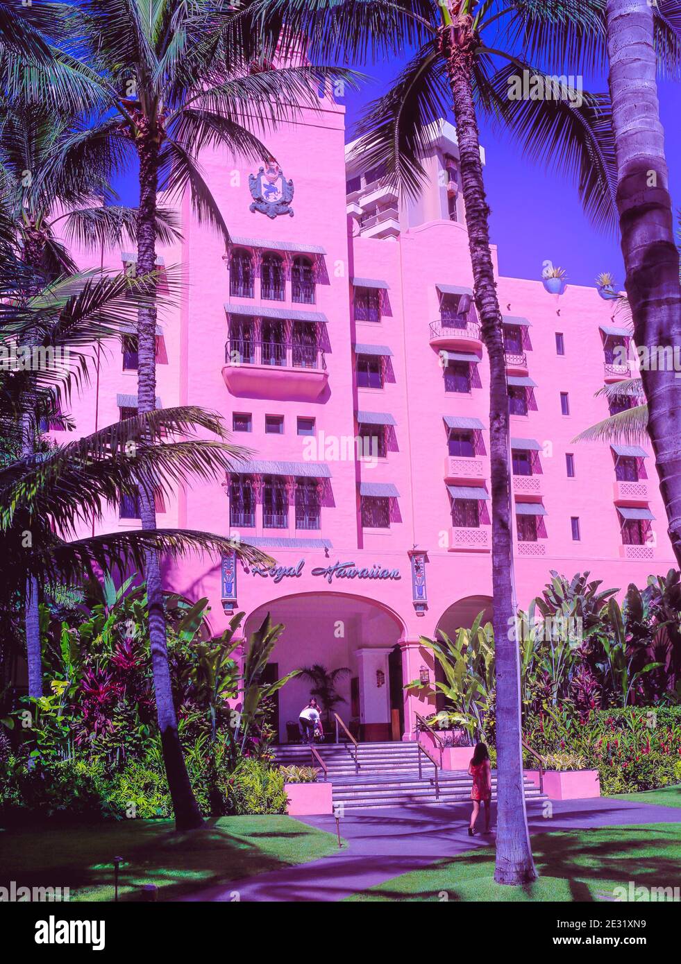 Waikiki Beach, , Oahu, Hawaii, USA - 5. September 2015: Weltfamouns Waikiki Beach ist die Heimat vieler Luxus-Resort-Hotels, einschließlich des 'Pink Palace Stockfoto