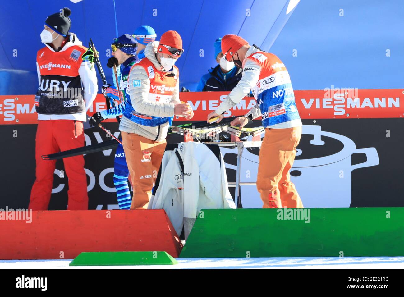 Val Di Fiemme, Trentino, Italien. 16. Januar 2021; Val Di Fiemme, Predazzo, Trentino, Italien; International Ski Federation Nordic Combined Team Sprint World Cup, Deutschland Mitarbeiter Credit: Action Plus Sports Images/Alamy Live News Stockfoto
