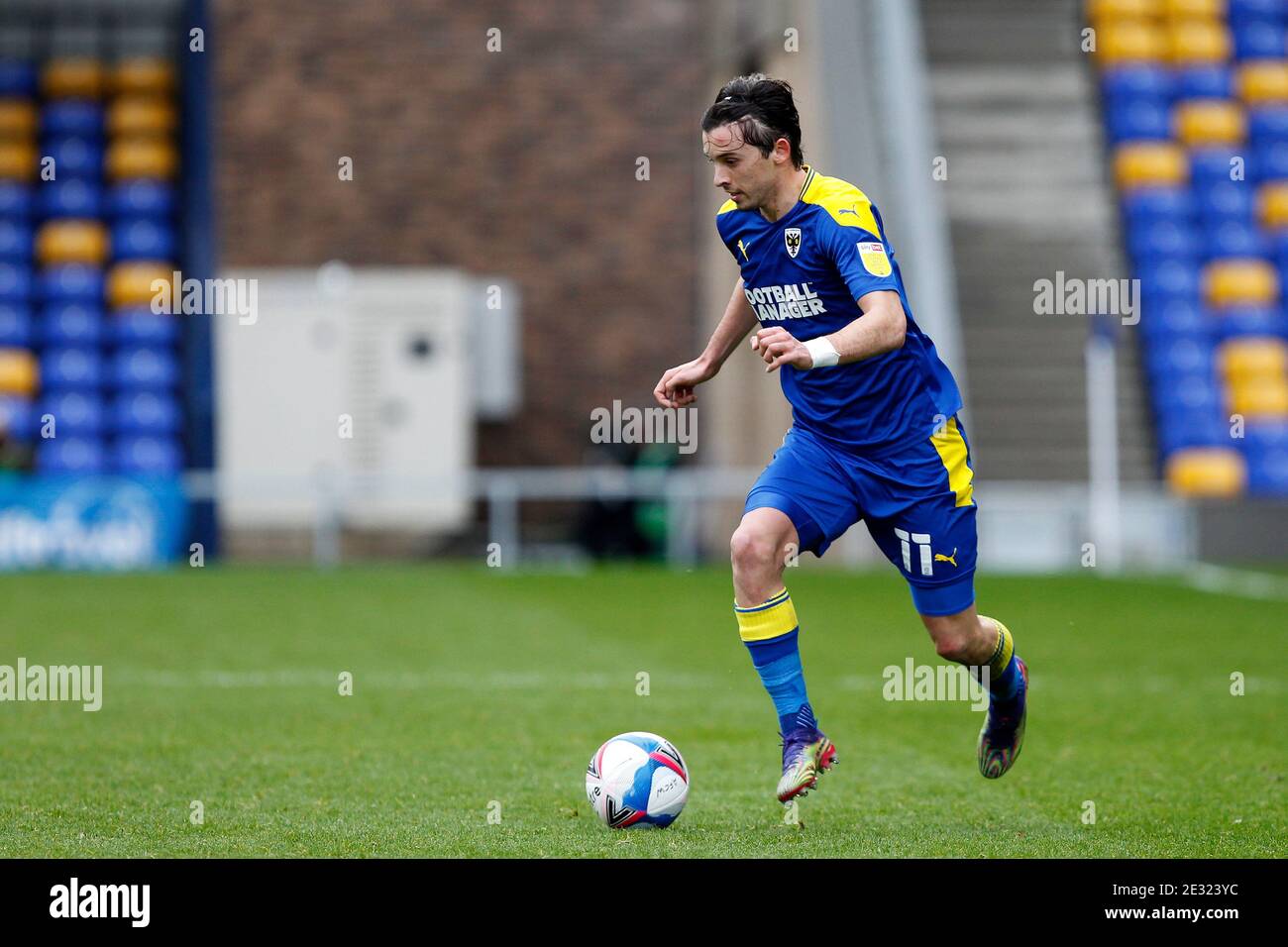 Wimbledon, Großbritannien. Januar 2021. Ethan Chislett vom AFC Wimbledon dribbt während des Sky Bet League 1 Behind Closed Doors Matches zwischen AFC Wimbledon und Sunderland am 16. Januar 2021 in Plough Lane, Wimbledon, England. Foto von Carlton Myrie/Prime Media Images. Kredit: Prime Media Images/Alamy Live Nachrichten Stockfoto