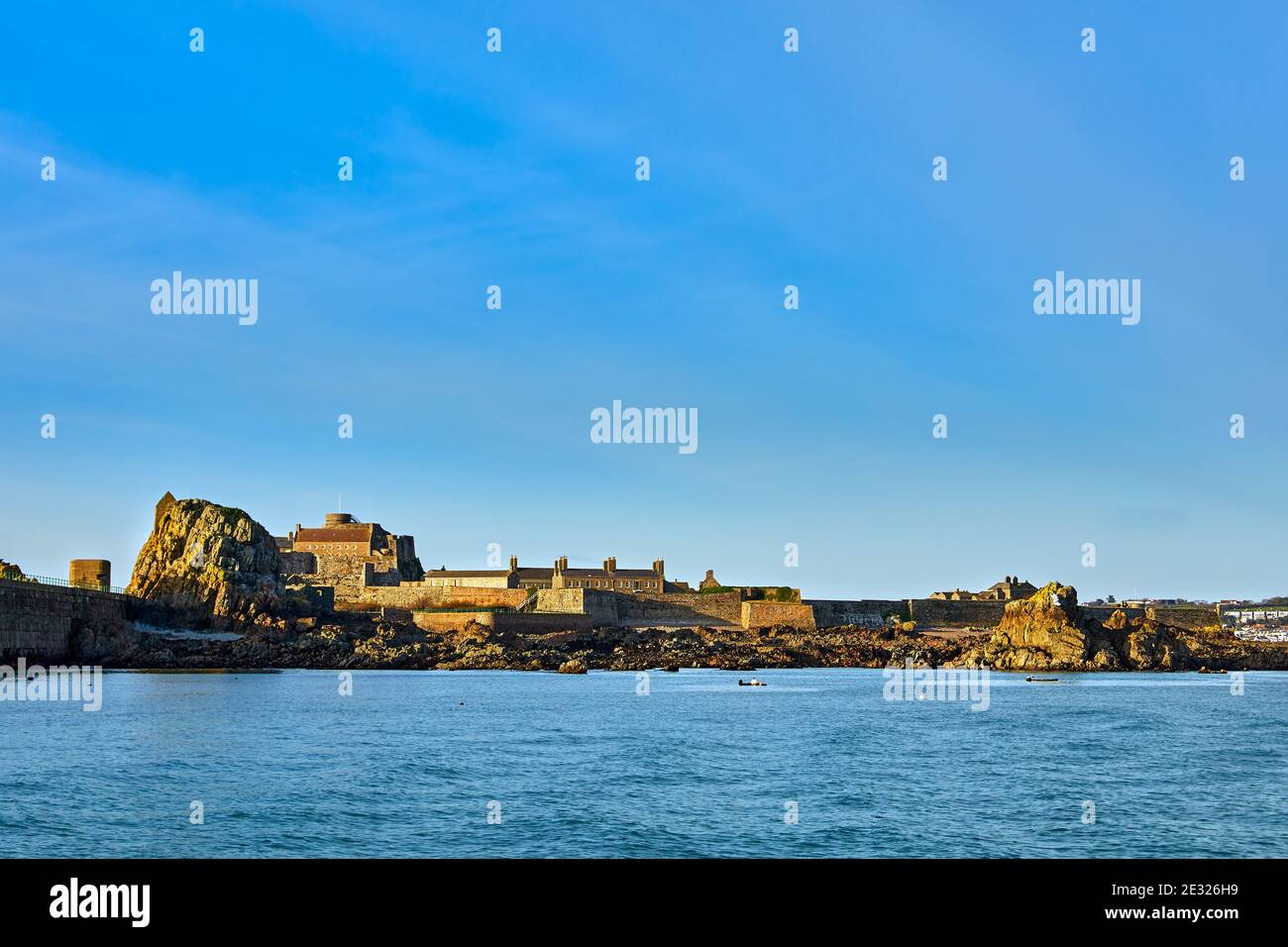 Bild von Elizabeth Castle vom Meer nach Süden. Jersey CI Stockfoto