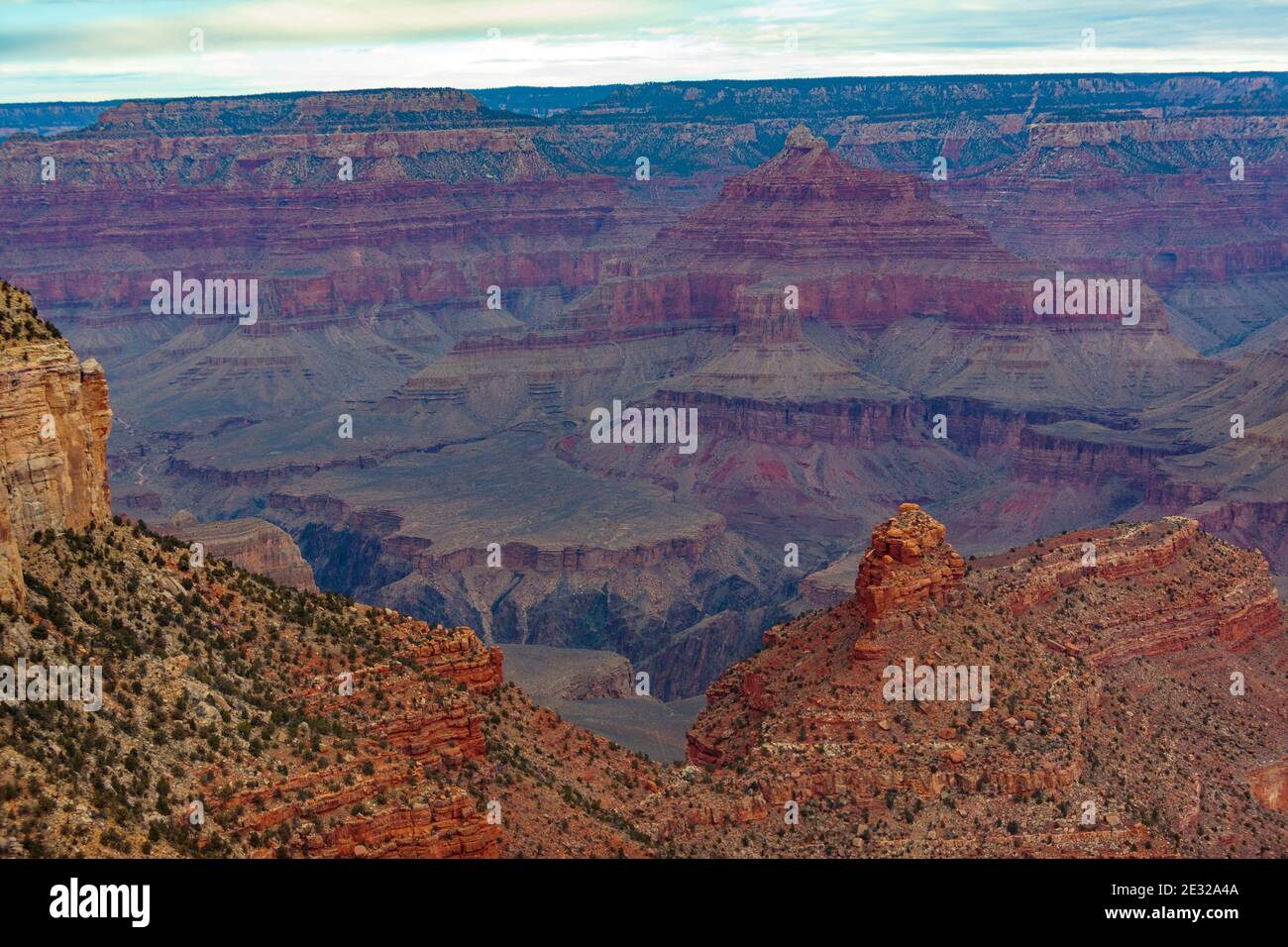 Grand Canyon NP, Arizona, USA - 21. Dezember 2016: Panorama des Grand Canyon und Bright Angel Trail vom Südrand aus, nahe dem El Tovar Stockfoto