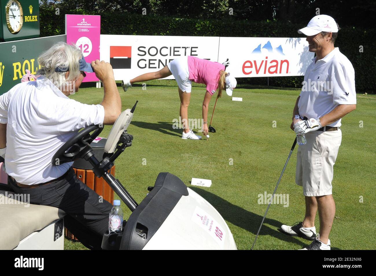 US Paula Creamer der neue US Open Champion 2010 mit dem britischen Schauspieler Hugh Grant spielt während des Pro-am als Vorschau auf die Evian Masters 2010 in Evian, Frankreich am 21. Juli 2010. Foto von Elodie Gregoire/ABACAPRESS.COM Stockfoto