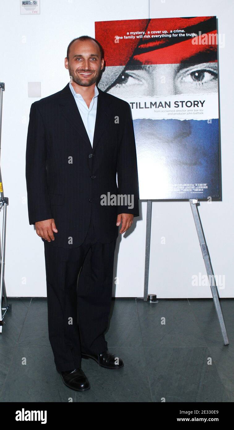 Regisseur Amir Bar-Lev bei der Premiere von "The Tillman Story" am 9. August 2010 im Celeste Bartos Theater in MoMA in New York City, NY, USA. Foto von Donna ward/ABACAPRESS.COM Stockfoto