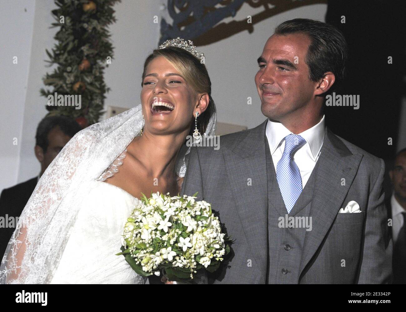 Tatania Blatnik und Prinz Nikolaos von Griechenland posieren, nachdem sie am 25. August 2010 in der orthodoxen Kirche von Ayios Nikolaos auf der Insel Spetses, Griechenland, geheiratet haben. Foto von Christophe Guibbaud/ABACAPRESS.COM Stockfoto