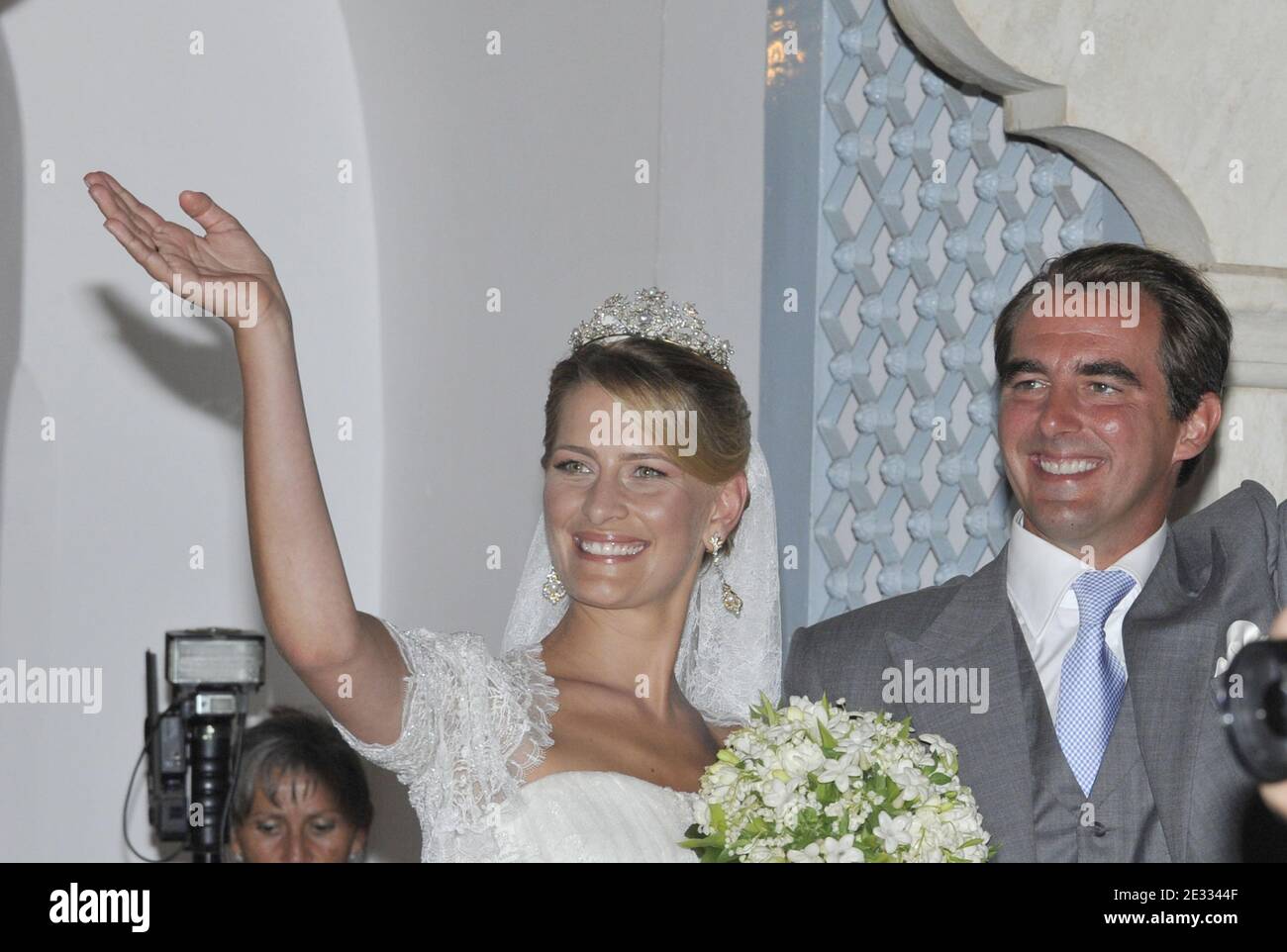 Tatania Blatnik und Prinz Nikolaos von Griechenland posieren, nachdem sie am 25. August 2010 in der orthodoxen Kirche von Ayios Nikolaos auf der Insel Spetses, Griechenland, geheiratet haben. Foto von Christophe Guibbaud/ABACAPRESS.COM Stockfoto