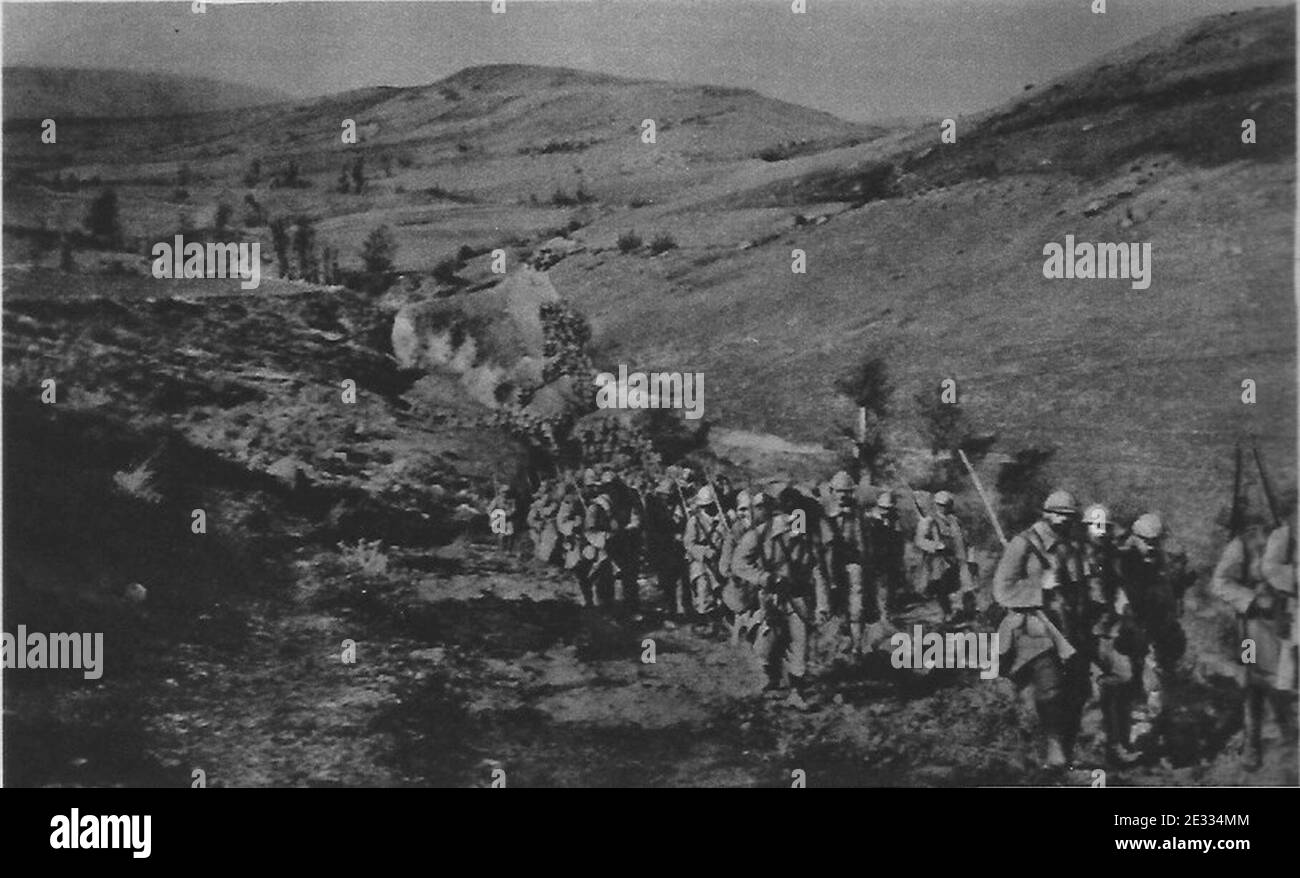 M 110 2a Chasseurs F sortant du Village Veygès. Stockfoto