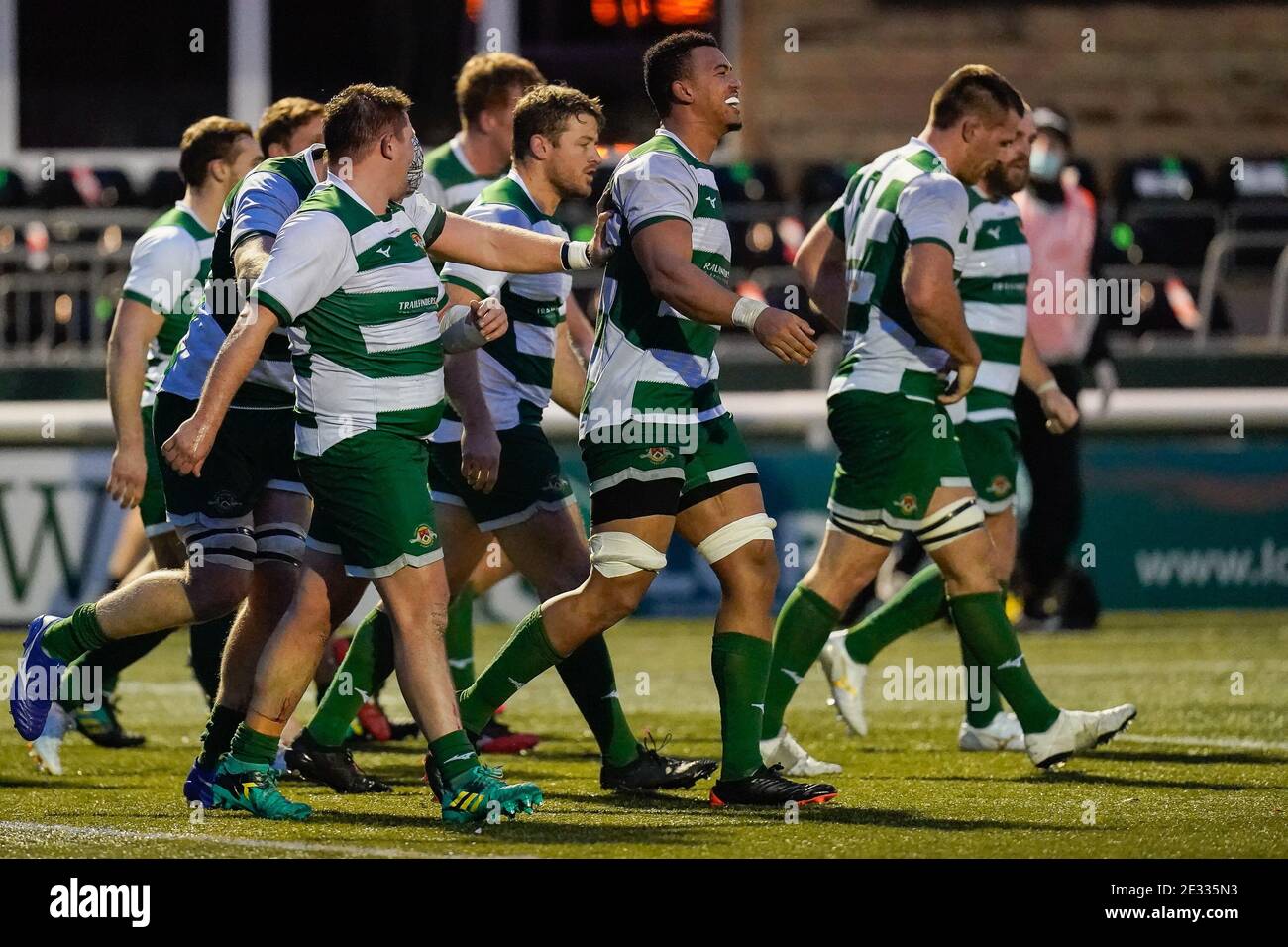 Castle Bar, West Ealing, Großbritannien. Januar 2021. Feiern als Alun WALKER (2) von Ealing Trailfinders am 16. Januar 2021 seinen zweiten Versuch beim Trailfinders Challenge Cup Match zwischen Ealing Trailfinders und Saracens in Castle Bar, West Ealing, England. Foto von David Horn/Prime Media Images Kredit: Prime Media Images/Alamy Live News Stockfoto