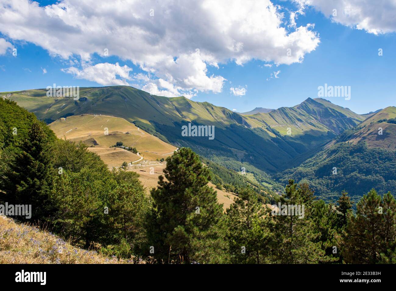 Sibillini Gebirge im Sibillini Gebirge Nationalpark, Mittelitalien, Sommersaison Stockfoto