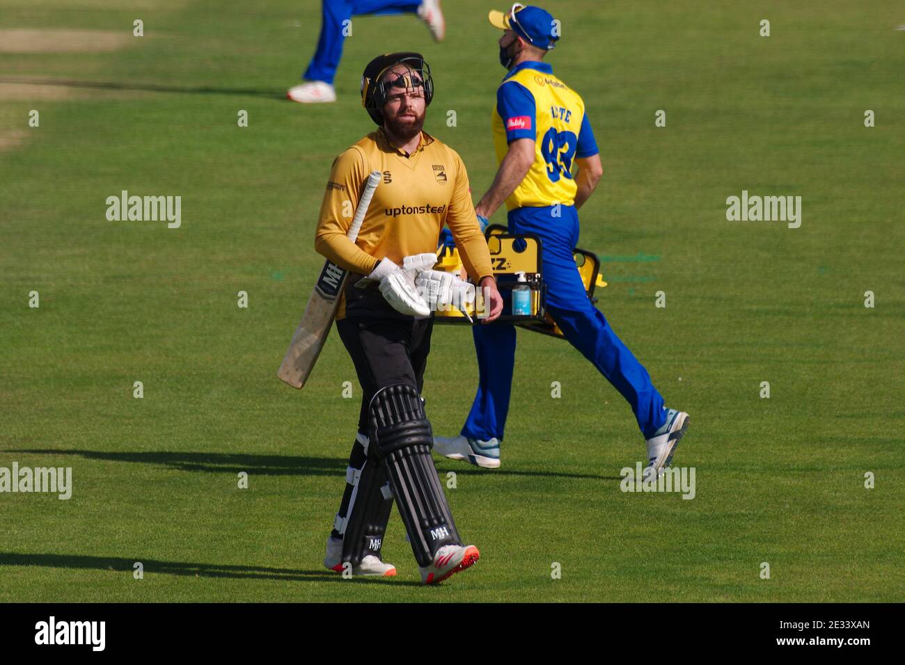 Chester le Street, England, 13. September 2020. Aaron Lilley von Leicester Foxes verlässt das Feld, nachdem Durham während ihres Vitality-Blast-Matches auf dem Riverside Ground entlassen und gefangen wurde. Stockfoto