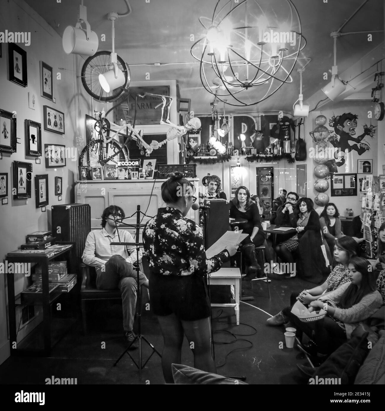 Poetry Slam in Coffee Shop befindet sich in Seattle Belltown Nachbarschaft Stockfoto