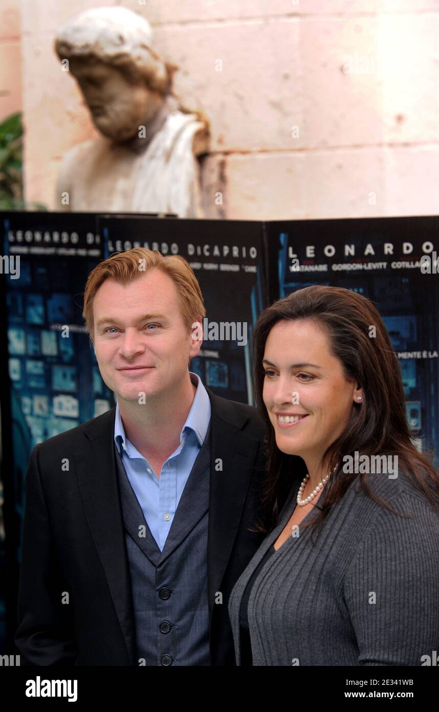 Regisseur Christopher Nolan und seine Frau, die Produzentin Emma Thomas, besuchen am 21. September 2010 die Fotocall des Films 'Inception' in Rom, Italien. FOTO von Eric Vandeville/ABACAPRESS.COM Stockfoto