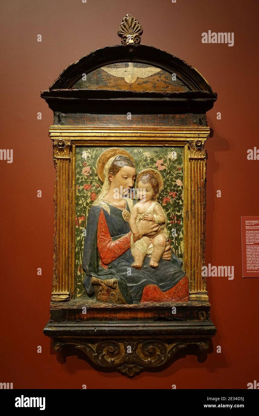 Madonna mit Kind, von Antonio Rossellino, Florenz, c. 1475, polychromer Stuck in original Holzrahmen - Currier Stockfoto