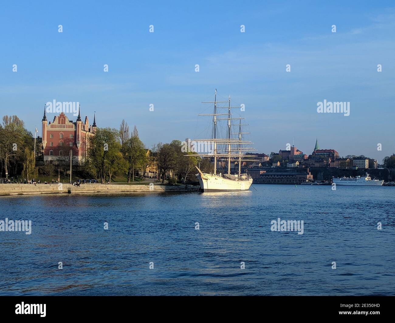 Schweden, Stockholm - April 26 2019: Der Blick auf AF Chapman und Admiralty House am Westufer der Insel Skeppsholmen am 26 2019. April in Stock Stockfoto