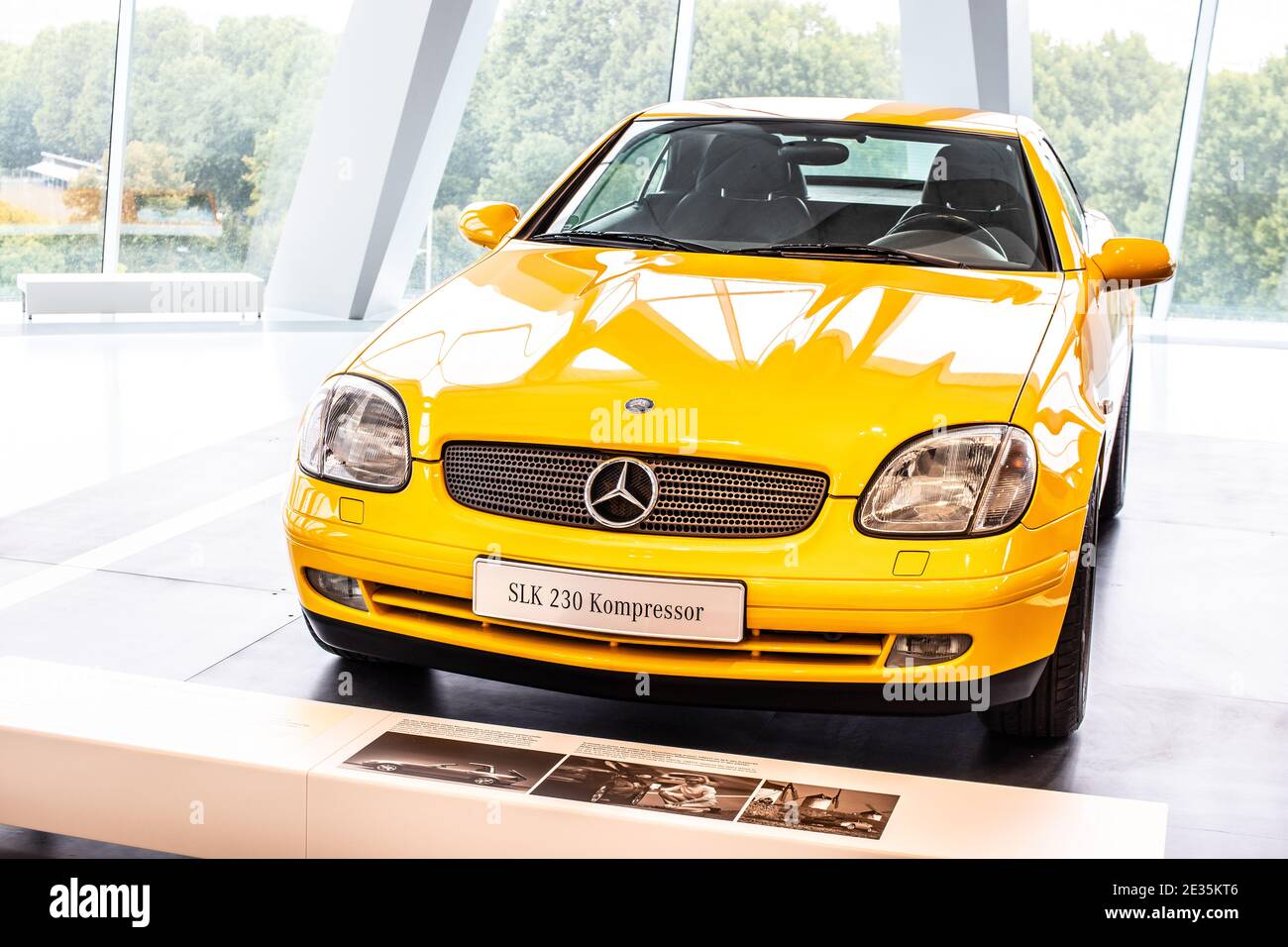 Mercedes benz slk 230 -Fotos und -Bildmaterial in hoher Auflösung – Alamy