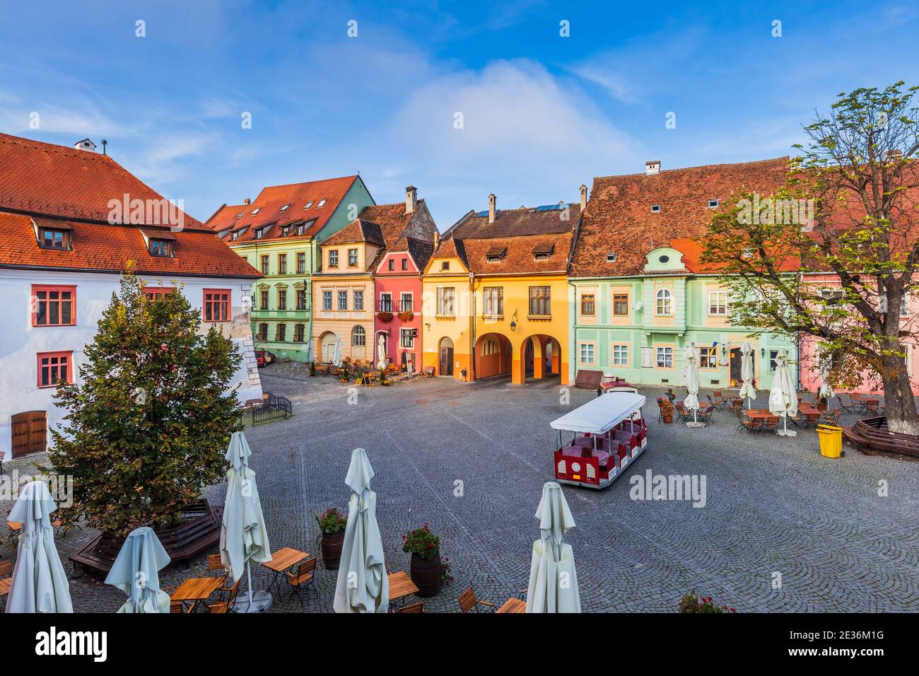 Sighisoara, Rumänien. Hauptplatz der mittelalterlichen Stadt, Siebenbürgen. Stockfoto