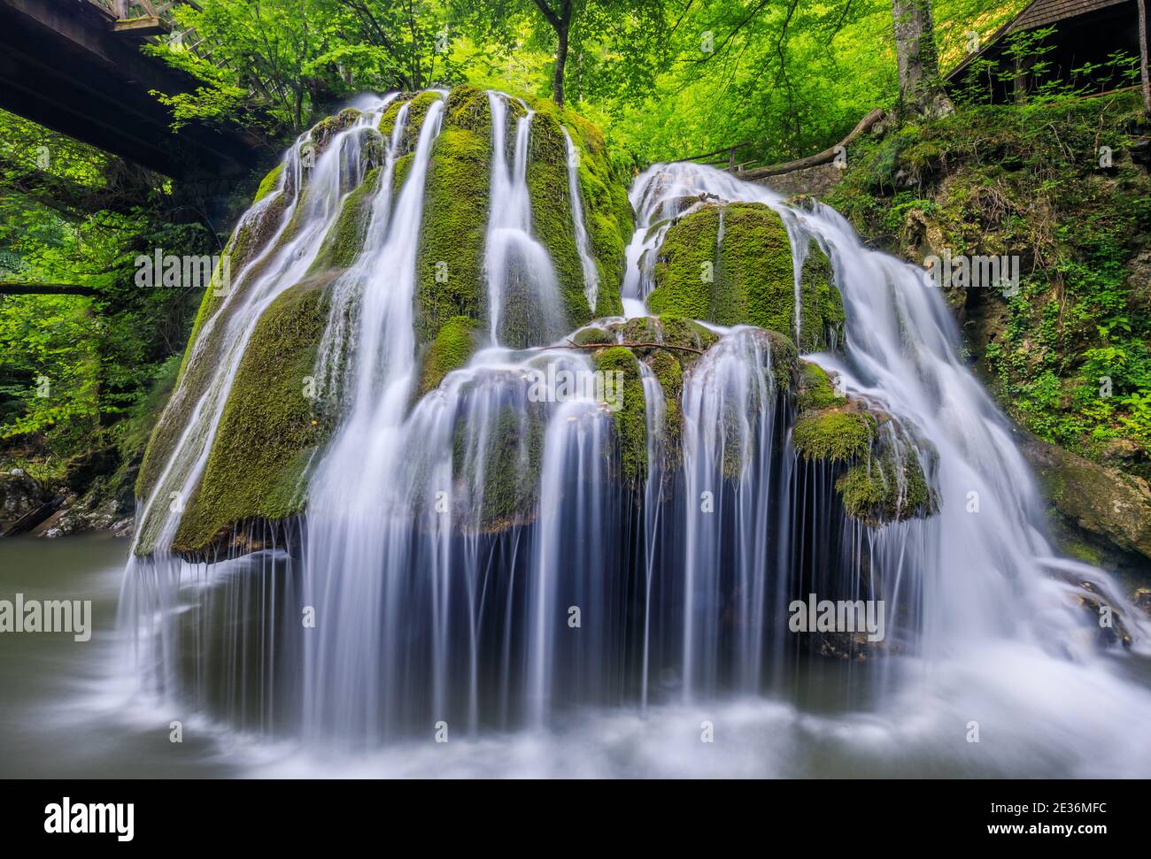 Bigar Wasserfall einer der schönsten Wasserfälle der Welt. Rumänien. Stockfoto