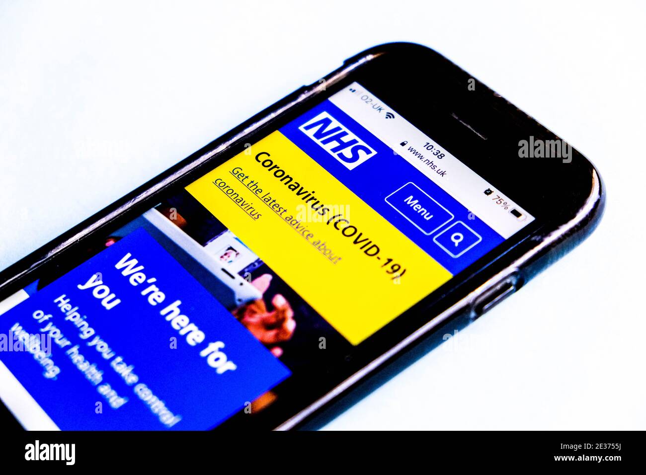 London UK, Januar 17 2021, Public Information NHS Mobile oder Smartphone App Screenshot, Taking Control of Covid-19 Stockfoto