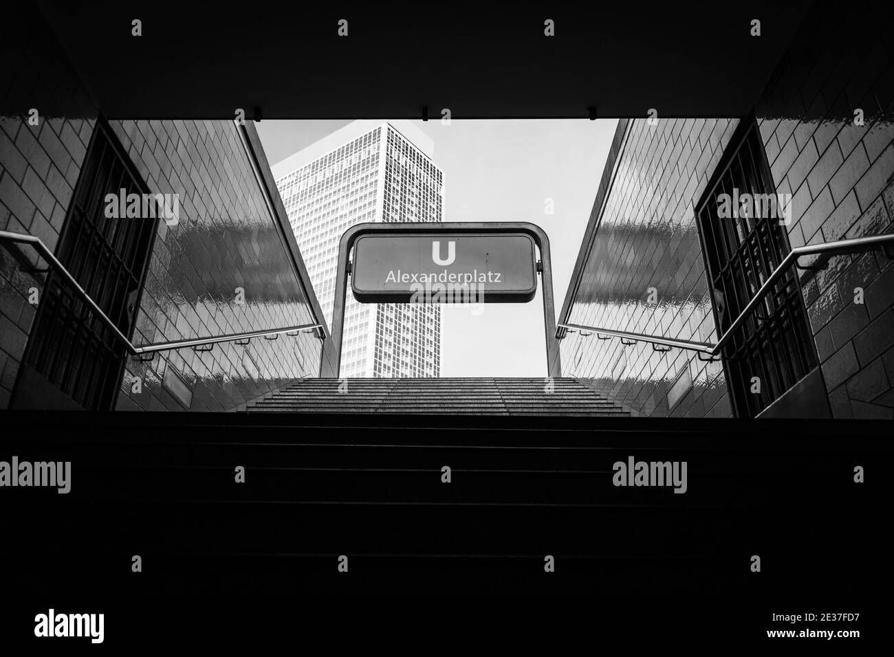 Treppen von der U-Bahnstation alexanderplatz Stockfoto