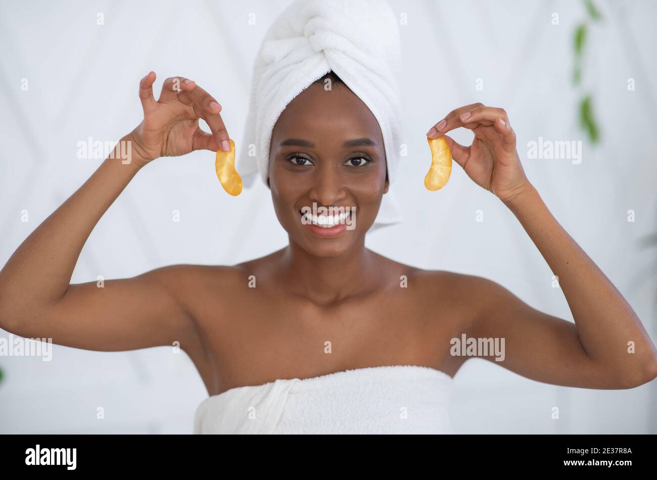 Moderne Kosmetologie und Anti-Ermüdungsflecken unter den Augen zu Hause Stockfoto