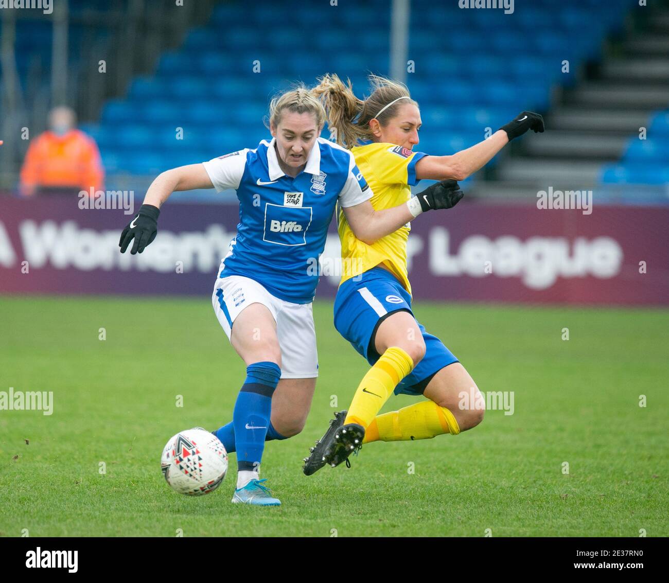 Solihull, West Midlands, Großbritannien. Januar 2021. WSL: BCFC / Brighton und Hove Albion. Blues-Stürmer Claudia Walker in Aktion. Kredit: Peter Lopeman/Alamy Live Nachrichten Stockfoto