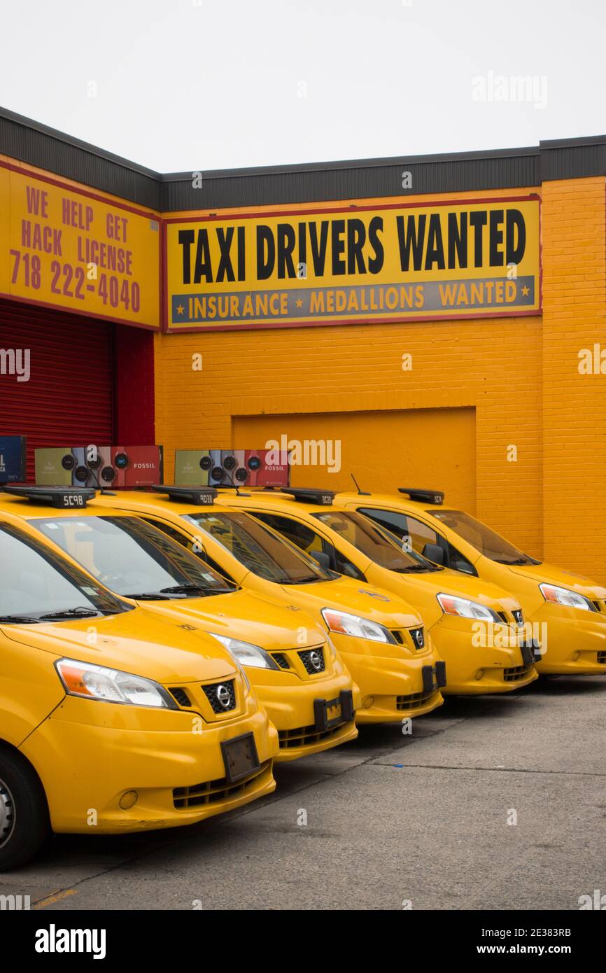 Taxifahrer wollten ein Schild in Brooklyn NYC Stockfoto