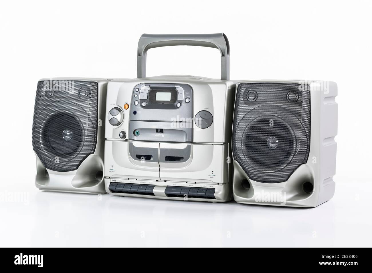 Vintage Boom Box Stil tragbare Stereo-Radio, cd, Kassette Recorder auf weiß. Stockfoto