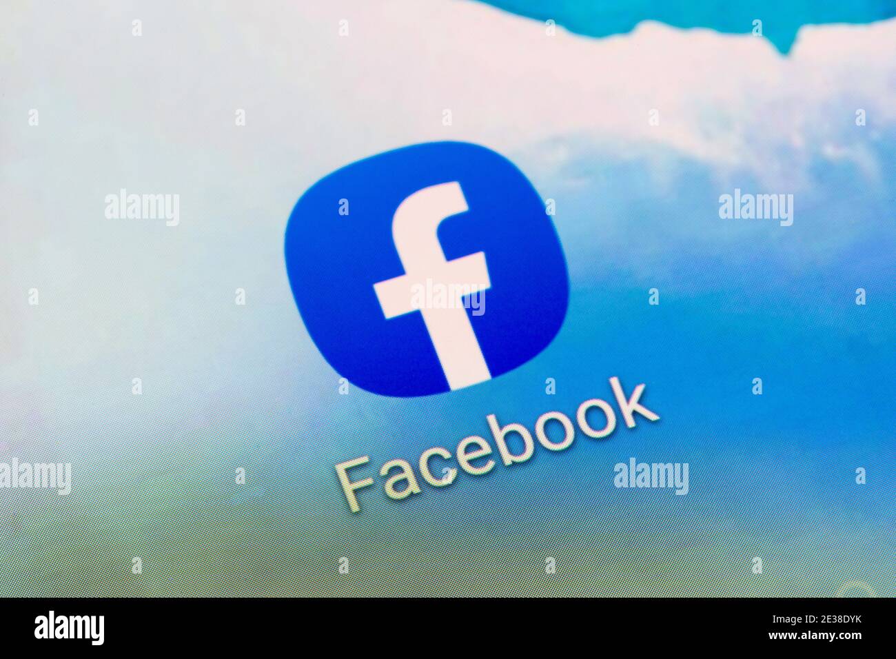 Eine Nahaufnahme des App-Logos für das amerikanische Facebook Online Social Media und Social Networking Service auf einem Handy Smartphone-Bildschirm des Telefons Stockfoto