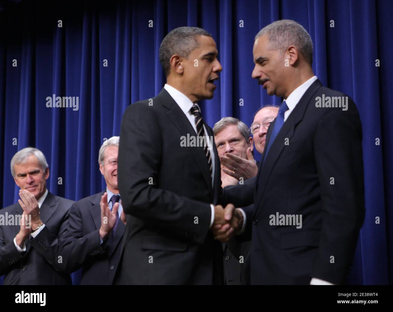 Präsident Barack Obama unterzeichnet am 08. Dezember 2010 in Washington den Claims Resolution Act von 2010. Foto von Dennis Brack/ISP Pool/ABACAUSA.COM Stockfoto